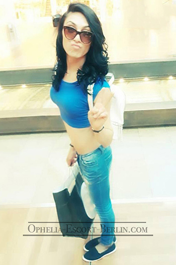 Trans Amanda Escort Tranny Girl mit Penis Mann sucht Mann in Berlin Anal Sex Trans Amanda Escort Tranny Girl mit Penis Mann sucht Mann in Berlin Anal Sex