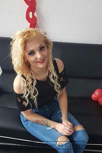 Blonde Teen Escort Turkish Damla In Berlin Horny Looking For A Man For Sex At Home In The Hotel